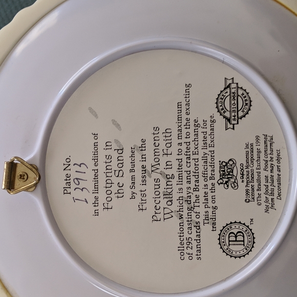 Precious Moments Footprints in the Sand - Picture 7 of 7